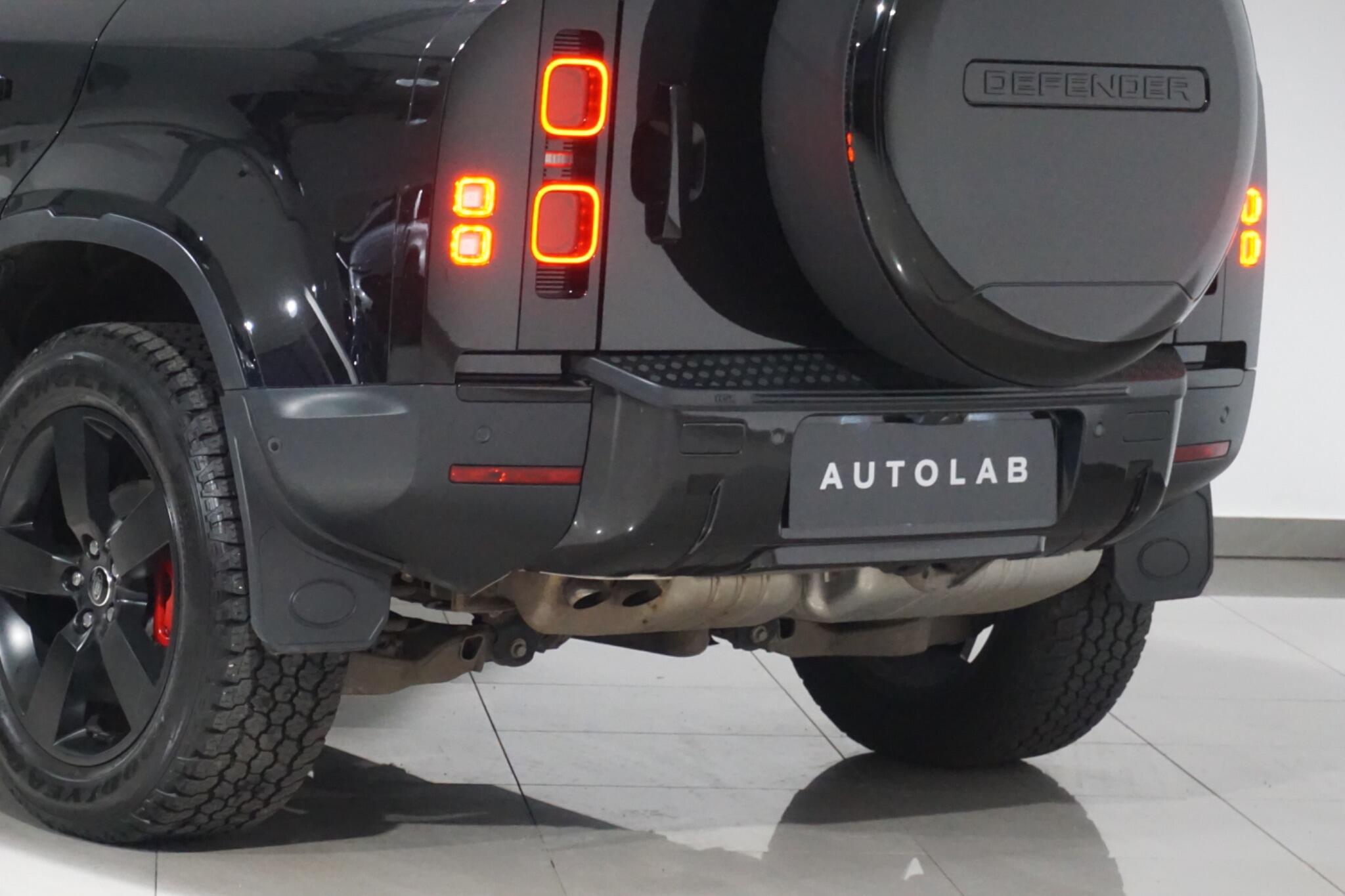 Land Rover Defender 110 3.0 D250 MHEV HSE Hard Top SUV 5dr Diesel Auto 4WD MWB Euro 6 (s/s) (250 ps)